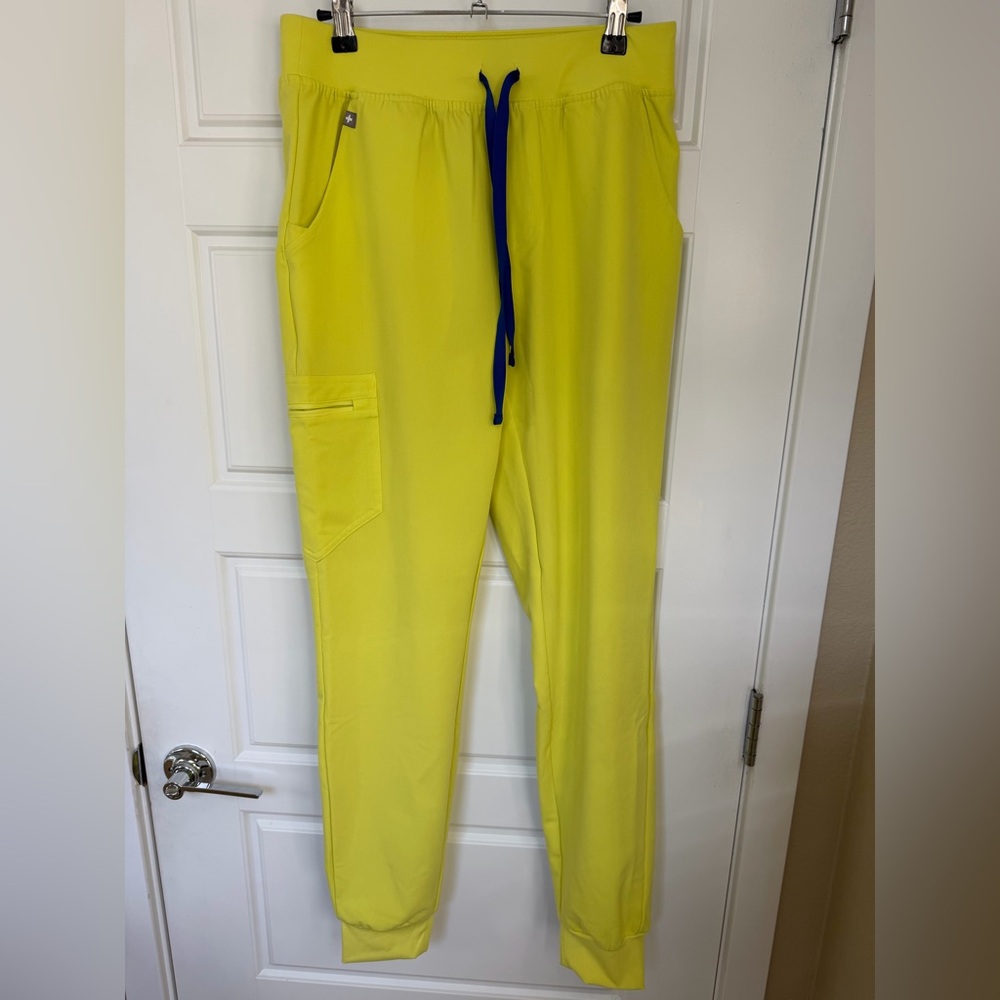Small/Tall Figs Zamora Jogger- Serving Lime